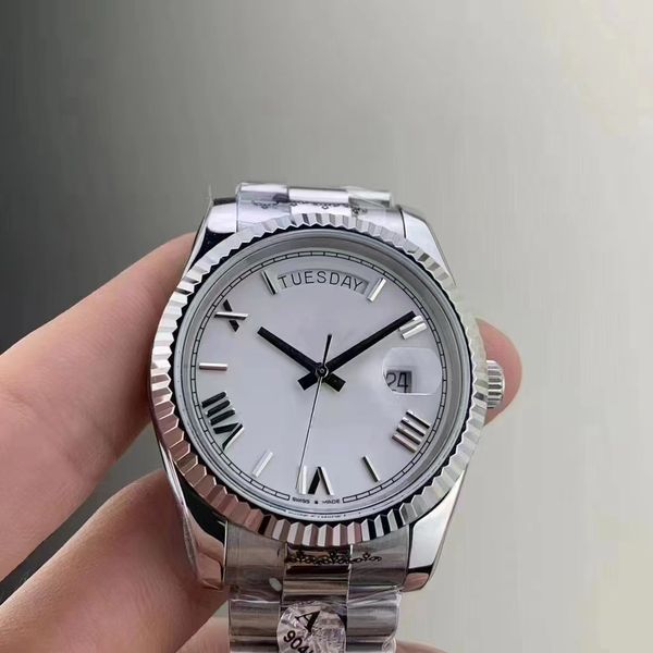 classic men's mechanical watch with 8215 super movement fully automatic upper chain triangle pit literal silver case dual calendar feat, Slivery;brown
classic men's mechanical watch with 8215 super movement fully automatic upper chain triangle pit literal silver case dual calendar feat, Slivery;brown