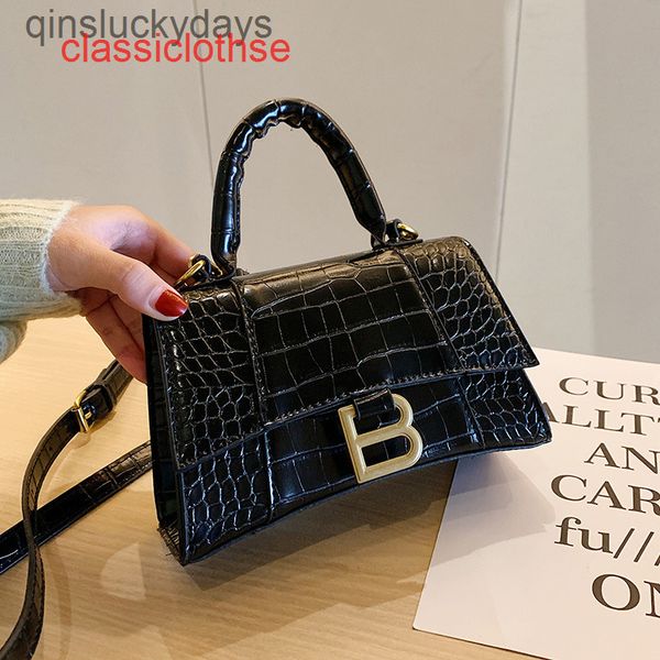 designer balencaigs hourglass shoulder bags outlet uk 2022 new women's casual personality one shoulder crossbo
designer balencaigs hourglass shoulder bags outlet uk 2022 new women's casual personality one shoulder crossbo