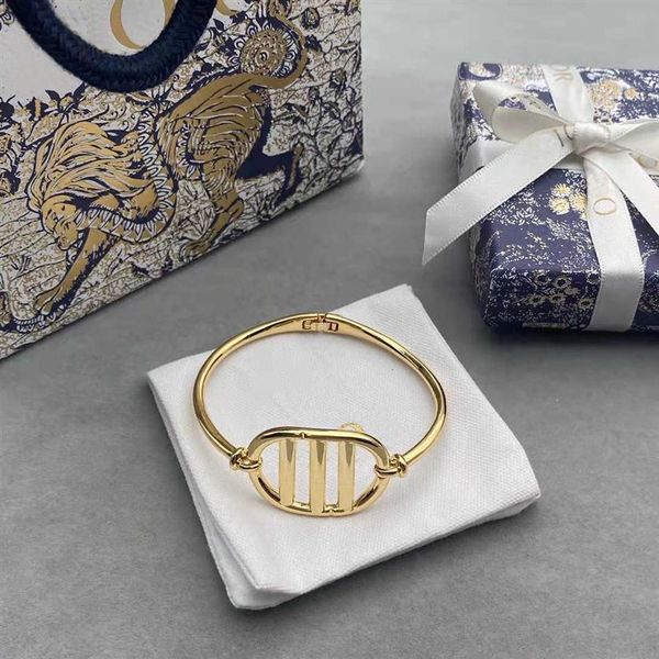 luxurys designers charm bracelets exquisite star decoration fashion women jewelry bracelet lovers birthday gift party leisure high qual264f, Golden;silver
luxurys designers charm bracelets exquisite star decoration fashion women jewelry bracelet lovers birthday gift party leisure high qual264f, Golden;silver