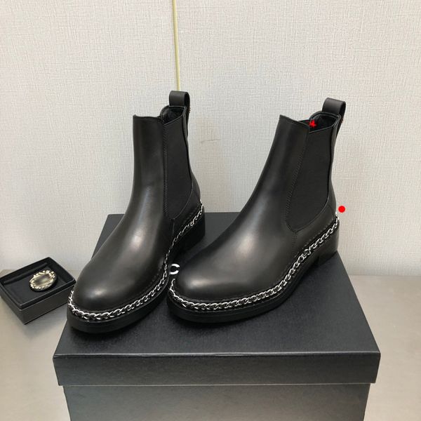 with box 2023 women designer boots desert boot diamond bee embroidery stars leather medal coarse non-slip winter shoes size eu35-40 -k0018, Black
with box 2023 women designer boots desert boot diamond bee embroidery stars leather medal coarse non-slip winter shoes size eu35-40 -k0018, Black