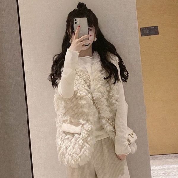 fur vest women's medium long 2022 lamb hair vest waistcoat imitation fox korean version loose, Black;white
fur vest women's medium long 2022 lamb hair vest waistcoat imitation fox korean version loose, Black;white