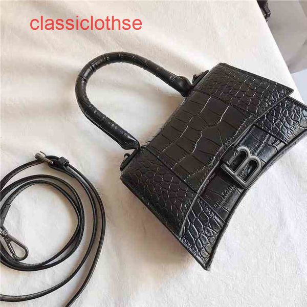 designer balencaigs hourglass shoulder bags outlet uk b letter cowhide crocodile pattern women's handheld one shoulder oblique span xs
designer balencaigs hourglass shoulder bags outlet uk b letter cowhide crocodile pattern women's handheld one shoulder oblique span xs
