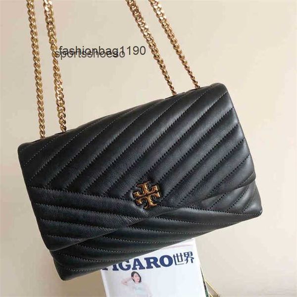 handbags shouders designer torys bags series soft kira sheepskin small fragrance four hole stripe shoulder bag slant span chain tt
handbags shouders designer torys bags series soft kira sheepskin small fragrance four hole stripe shoulder bag slant span chain tt