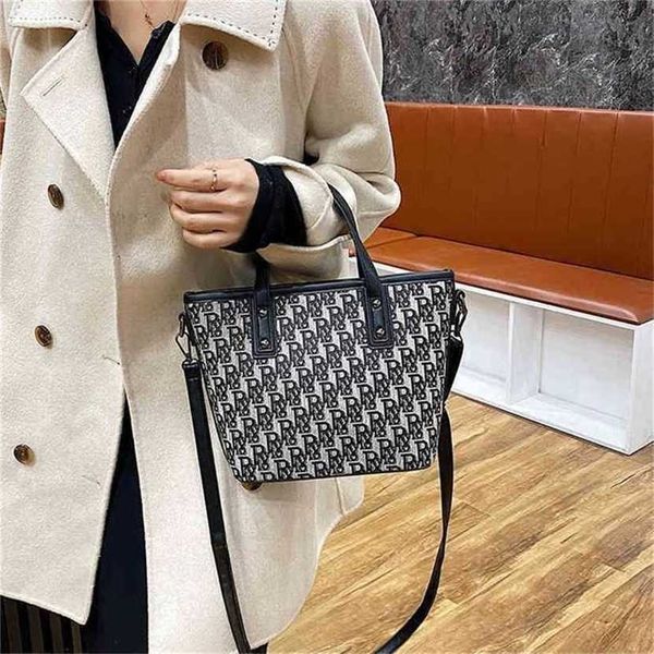 60% off 2023 designer bag explosive models handbags small hand wind letter printing woven vegetable basket leather surface shaping bucket mo
60% off 2023 designer bag explosive models handbags small hand wind letter printing woven vegetable basket leather surface shaping bucket mo