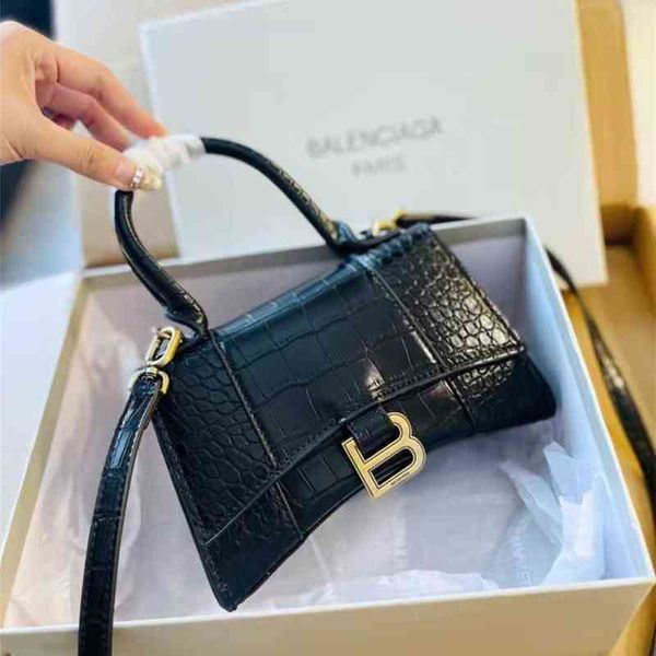 designer balencigas bags hourglass handbags b-shaped leather crocodile same portable single shoulder messenger 
designer balencigas bags hourglass handbags b-shaped leather crocodile same portable single shoulder messenger