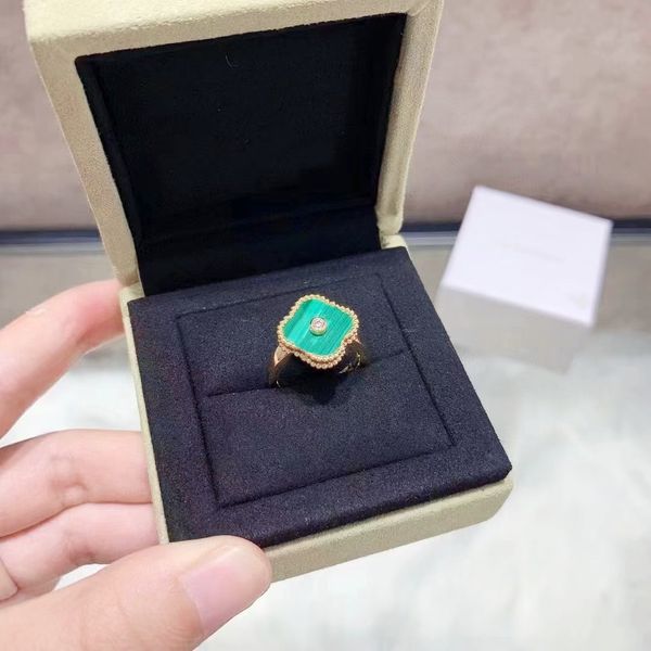 europe and america luxury 4-leaf grass ring classic designer 18k color shell lovers jewelry gifts 316l stainless steel factory wholesale and, Slivery;golden
europe and america luxury 4-leaf grass ring classic designer 18k color shell lovers jewelry gifts 316l stainless steel factory wholesale and, Slivery;golden