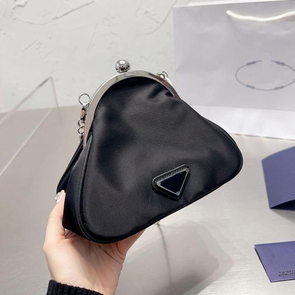 cloud clip bag crossbody bags fashion nylon shoulder handbags silver metal hardware chain clutch purse cell phone pocket cross body wallets
cloud clip bag crossbody bags fashion nylon shoulder handbags silver metal hardware chain clutch purse cell phone pocket cross body wallets