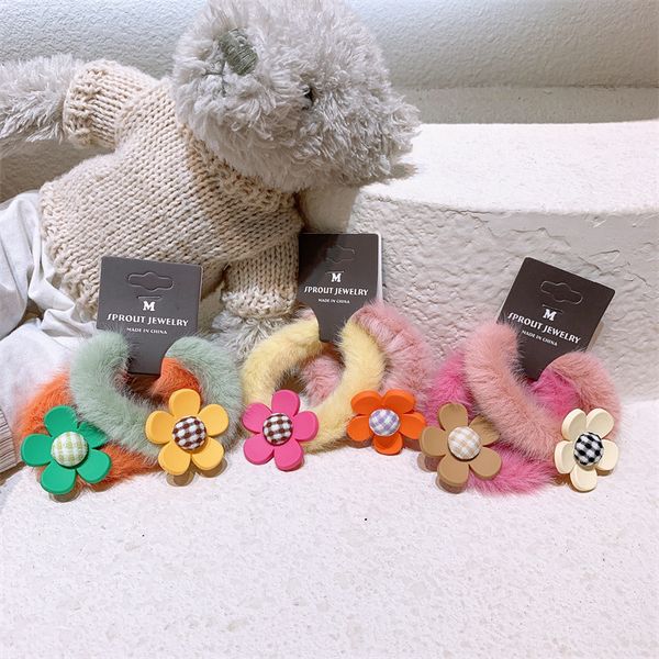 2022 new korea fashion children's ponytail hair accessories sweet girl cute colorful flower plush rubber band hair rope headwear, Slivery;white
2022 new korea fashion children's ponytail hair accessories sweet girl cute colorful flower plush rubber band hair rope headwear, Slivery;white