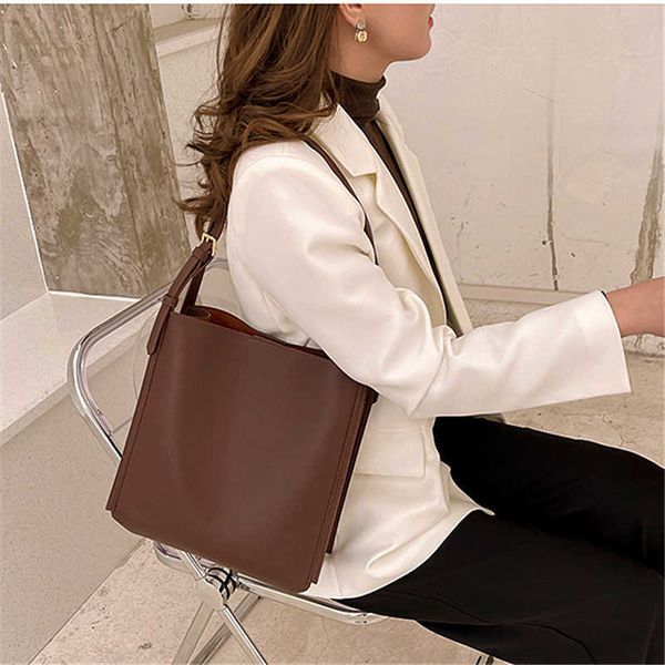 evening bags tote handbag bucket large capacity women's 2022 spring new trend messenger shoulder commuter t221022
evening bags tote handbag bucket large capacity women's 2022 spring new trend messenger shoulder commuter t221022