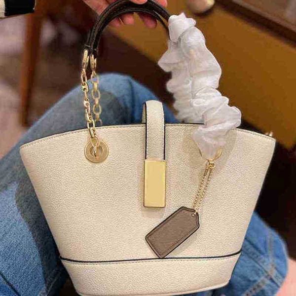 designer luxury women the tote bag fashion versatile handbags shoulder crossbody bags purse telfars totes large capacity saddle wallets 7a c
designer luxury women the tote bag fashion versatile handbags shoulder crossbody bags purse telfars totes large capacity saddle wallets 7a c