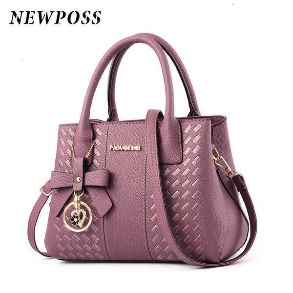 fashion women handbags tassel pu leather totes handle embroidery crossbody shoulder lady simple style hand bags
fashion women handbags tassel pu leather totes handle embroidery crossbody shoulder lady simple style hand bags