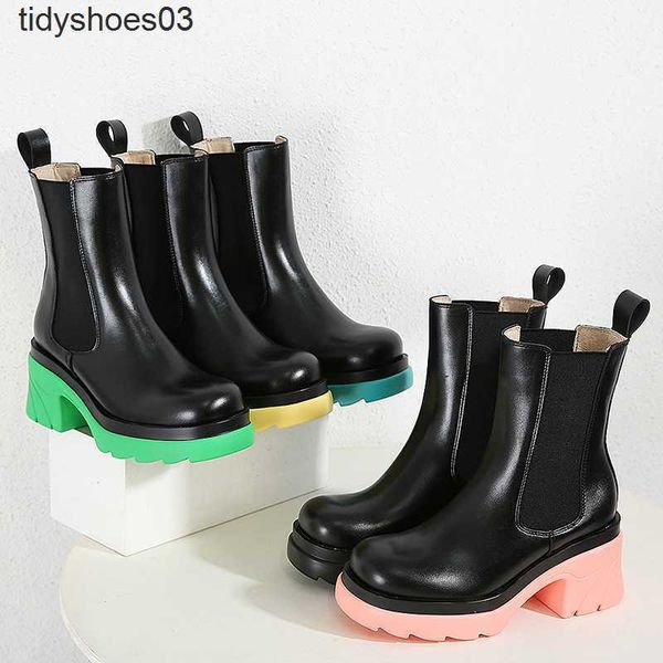 2021 new martin triangle boots women's spring and autumn single smoke medium thick soled chelsea short boots v boots, Black
2021 new martin triangle boots women's spring and autumn single smoke medium thick soled chelsea short boots v boots, Black