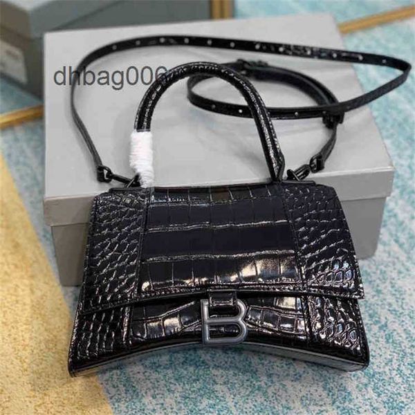 2022 designer leather one bags balenciga b home shoulder hourglass diagonal hand fashion crocodile pattern versatile messenger women's
2022 designer leather one bags balenciga b home shoulder hourglass diagonal hand fashion crocodile pattern versatile messenger women's