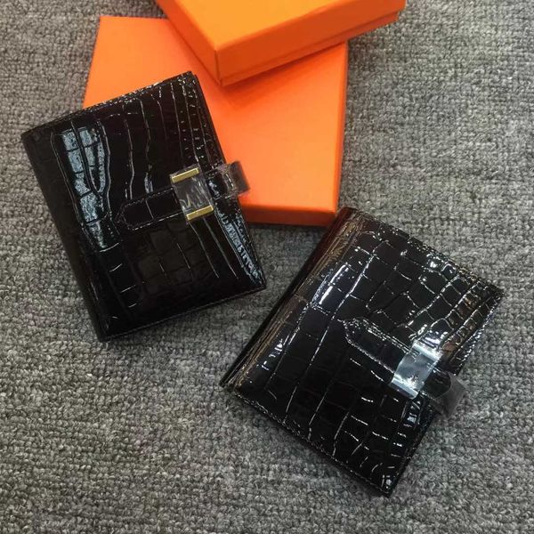 luxury designer handbag 2022 model is versatile and stylish leather wallet women's short h-button two fold draw belt soft thin h for me, Red;black
luxury designer handbag 2022 model is versatile and stylish leather wallet women's short h-button two fold draw belt soft thin h for me, Red;black