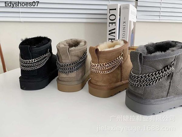 brown grey new sheepskin fur integrated snow boots song chain short boots female winter necessities, Black
brown grey new sheepskin fur integrated snow boots song chain short boots female winter necessities, Black