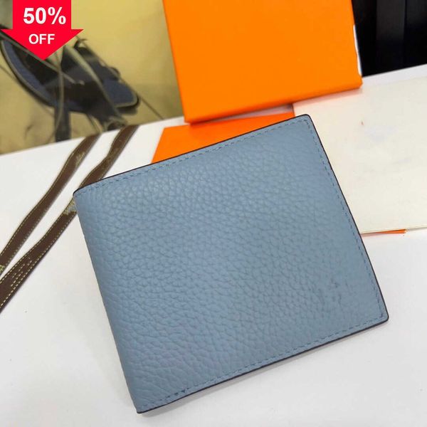 luxury designer handbag 2022 stylish and versatile purse family men's wallet short cowhide litchi pattern two fold simple solid letter, Red;black
luxury designer handbag 2022 stylish and versatile purse family men's wallet short cowhide litchi pattern two fold simple solid letter, Red;black