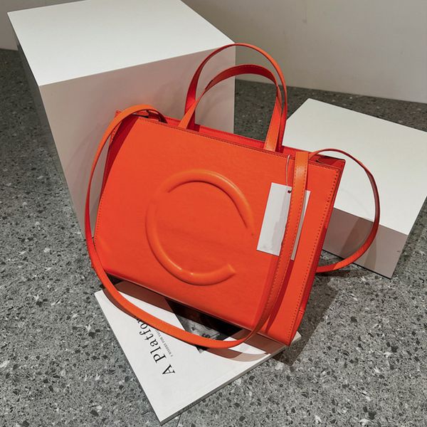 the tote bag r bag handbag crossbody shopping bags shoulder purses luxury pu leather women fashion style totes wholesale 10 color card holde 
the tote bag r bag handbag crossbody shopping bags shoulder purses luxury pu leather women fashion style totes wholesale 10 color card holde