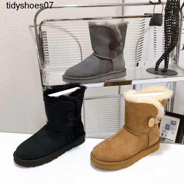 comfortable warmth snow boots u family sheepskin fur integrated middle package wool winter boots wool shoes, Black
comfortable warmth snow boots u family sheepskin fur integrated middle package wool winter boots wool shoes, Black