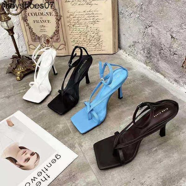 aw king classic black one button sandals 2021 new summer large women's shoes square head net red high heels women's thin heels
aw king classic black one button sandals 2021 new summer large women's shoes square head net red high heels women's thin heels