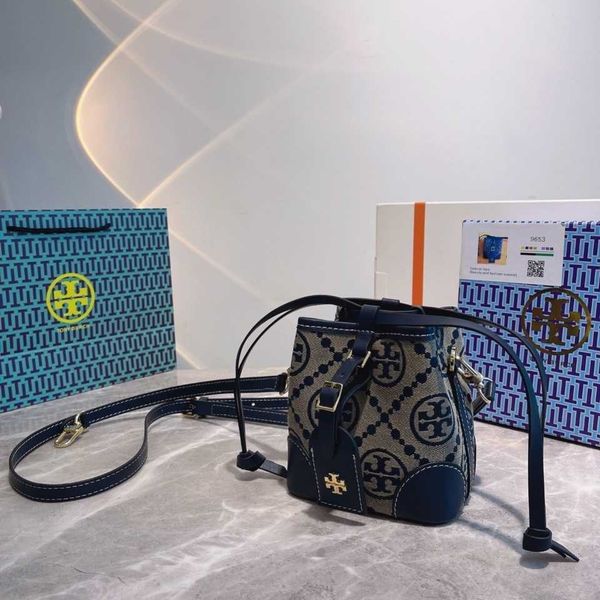 flap shoulder bags pattern luxurys designers crossbody styleclassic handbags wallets foreign ladymessenger bag mini bucket purses
flap shoulder bags pattern luxurys designers crossbody styleclassic handbags wallets foreign ladymessenger bag mini bucket purses