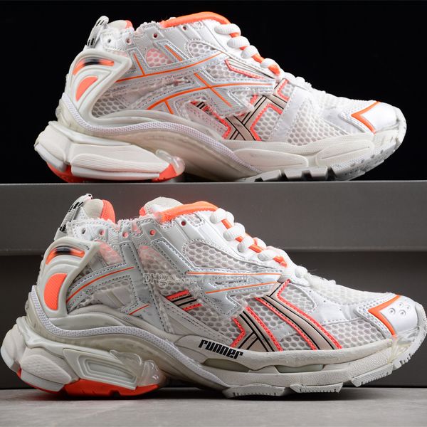 runner 7.0 designers casual shoes demna women men high trainers black white pink blue running shoe trend all-match jogging hiking s
runner 7.0 designers casual shoes demna women men high trainers black white pink blue running shoe trend all-match jogging hiking s