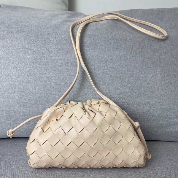 designer herme luxurious bottess bags venetas 2022 new style thi lattice woven cloud soft leather dumpling single shoulder messenger holdi h
designer herme luxurious bottess bags venetas 2022 new style thi lattice woven cloud soft leather dumpling single shoulder messenger holdi h