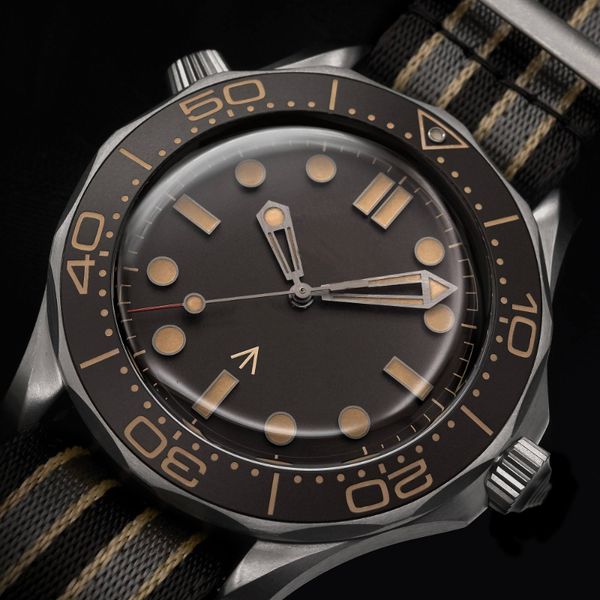 ceramic bezel 42mm no time to die men orologio sapphire mens watches automatic movement mechanical montre de luxe watch james bond 007, Slivery;brown
ceramic bezel 42mm no time to die men orologio sapphire mens watches automatic movement mechanical montre de luxe watch james bond 007, Slivery;brown