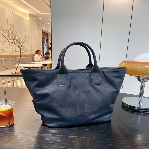 2022 nylon designer bag tote bag 30cmx30cm shoulder bags luxury underarm crossbody womens handbag sequined wallet large capacity
2022 nylon designer bag tote bag 30cmx30cm shoulder bags luxury underarm crossbody womens handbag sequined wallet large capacity