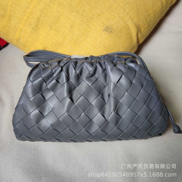 designer herme luxurious bottess bags venetas woven cloud 2022 new women's complete colors dumpling fashionable single room cross car h
designer herme luxurious bottess bags venetas woven cloud 2022 new women's complete colors dumpling fashionable single room cross car h