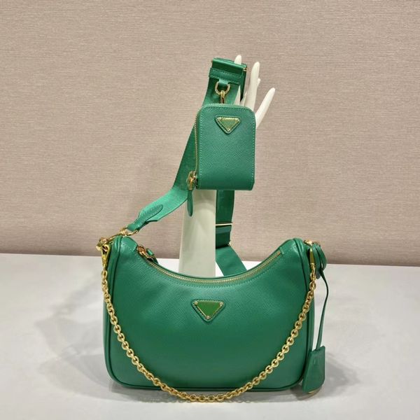 ladies bag leisure fashion beautiful full leather gold hand carry armpits are versatile
ladies bag leisure fashion beautiful full leather gold hand carry armpits are versatile