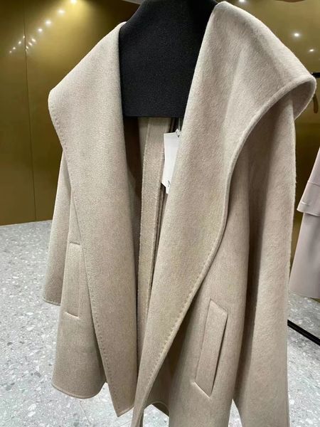 oatmeal color mmax valdese cashmere wool with hoody women bathrobe coats oversized fit that even works over a blazer, Black
oatmeal color mmax valdese cashmere wool with hoody women bathrobe coats oversized fit that even works over a blazer, Black