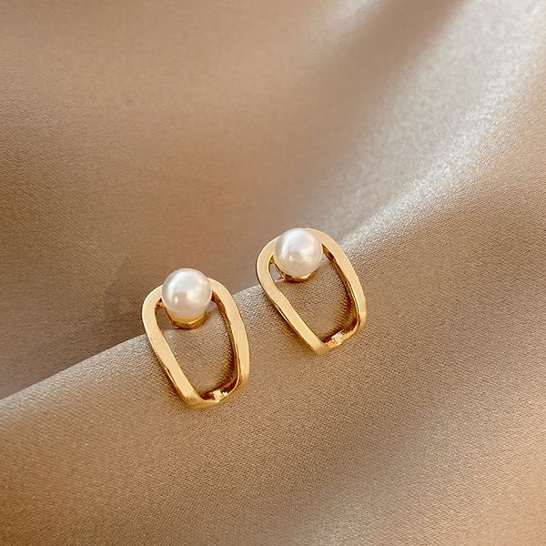 designer jewelry dangle earrings s925 silver needle temperament contracted compact u-shaped pearl earrings
designer jewelry dangle earrings s925 silver needle temperament contracted compact u-shaped pearl earrings