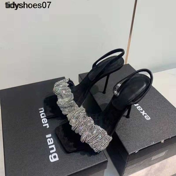 star's new super fairy square designed for women slippers in spring and summer of 2021, Black
star's new super fairy square designed for women slippers in spring and summer of 2021, Black