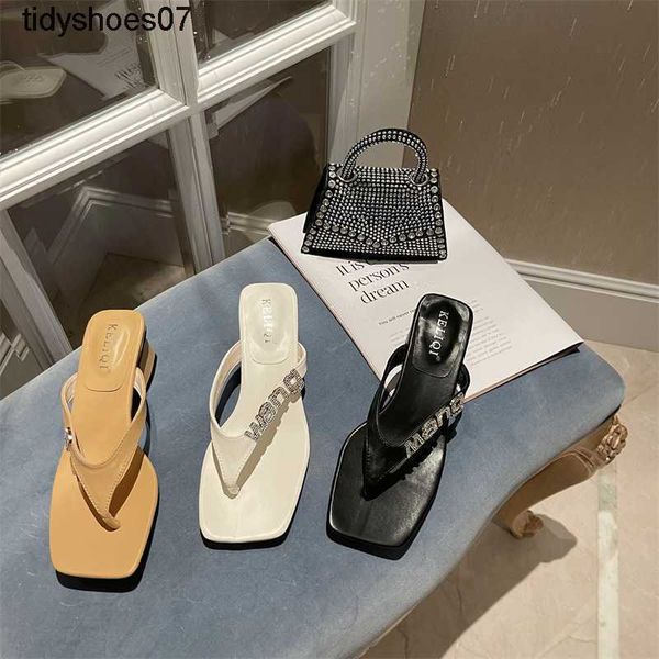 2022 designer new aw slippers women's fashion king rhinestone high-heeled sandals thin heeled herringbone flip flops for women's s, Black
2022 designer new aw slippers women's fashion king rhinestone high-heeled sandals thin heeled herringbone flip flops for women's s, Black