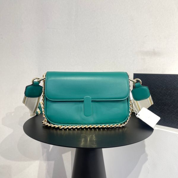 designer bag luxury cowhide clamshell chain crossbody bags for women fashion shoulder purse classic metal hardware adjustable and detachable
designer bag luxury cowhide clamshell chain crossbody bags for women fashion shoulder purse classic metal hardware adjustable and detachable