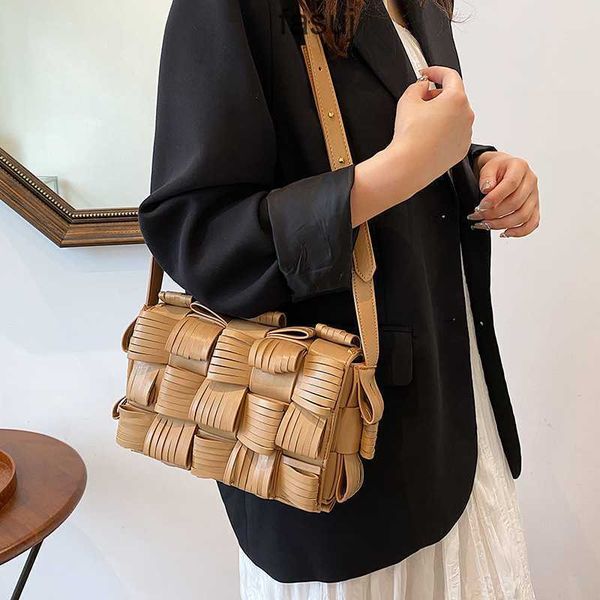 fashion ladies bottess bags venetas women 2022 new versatile tassel woven lattice pillow one shoulder messenger tofu
fashion ladies bottess bags venetas women 2022 new versatile tassel woven lattice pillow one shoulder messenger tofu