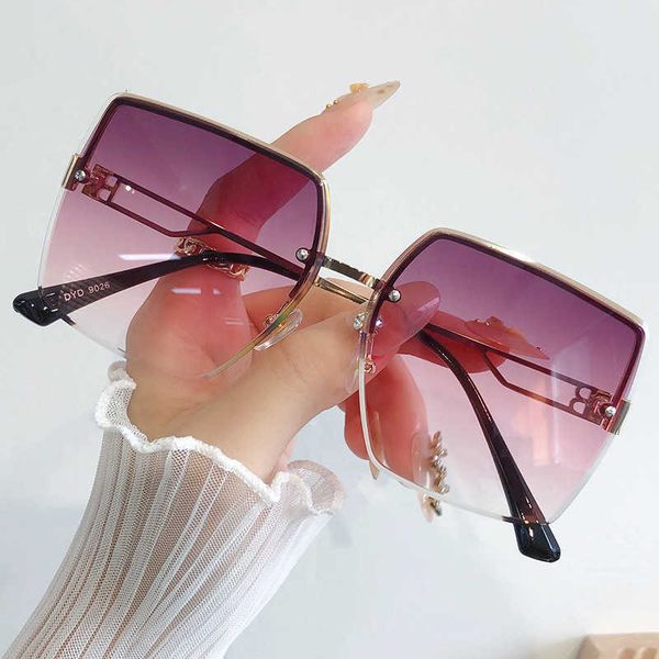sunglasses outdoor mirror new style small fragrance frameless trimming sunglasses square large frame plain face covering b home glasses, White;black
sunglasses outdoor mirror new style small fragrance frameless trimming sunglasses square large frame plain face covering b home glasses, White;black