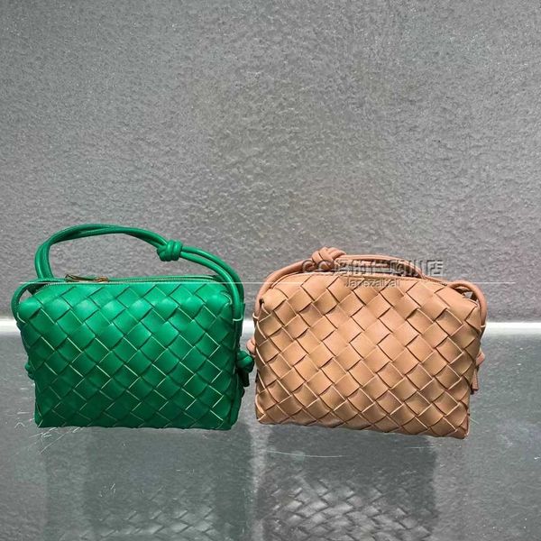 classic fashion woven bottess bags venetas cross-country camera france new loop mini woven camera one shoulder messenger have logo
classic fashion woven bottess bags venetas cross-country camera france new loop mini woven camera one shoulder messenger have logo