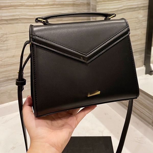 messenger crossbody luxury designer brand fashion shoulder bags handbags women letter purse phone bag wallet totes lady plain
messenger crossbody luxury designer brand fashion shoulder bags handbags women letter purse phone bag wallet totes lady plain