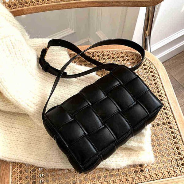 handbags bottegass venetas bags cassettes designer soft leather plaid woven boston pillow bag new trend zhao ruth same messenger net red
handbags bottegass venetas bags cassettes designer soft leather plaid woven boston pillow bag new trend zhao ruth same messenger net red