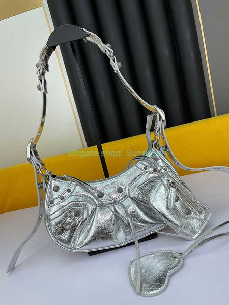 genuine leather handbag messenger bags woman shoulder cross body bag wallet locomotive's bags 006
genuine leather handbag messenger bags woman shoulder cross body bag wallet locomotive's bags 006
