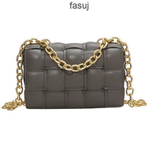fashion ladies bottess bags venetas 2022 trend single shoulder ins thi chain lattice casual portable solid color small square
fashion ladies bottess bags venetas 2022 trend single shoulder ins thi chain lattice casual portable solid color small square