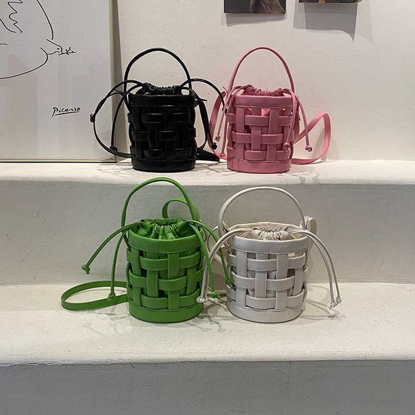 fashion bucket bags simple women shoulder bags pu leather lady crossbody bags casual retro small messenger purse 221028
fashion bucket bags simple women shoulder bags pu leather lady crossbody bags casual retro small messenger purse 221028
