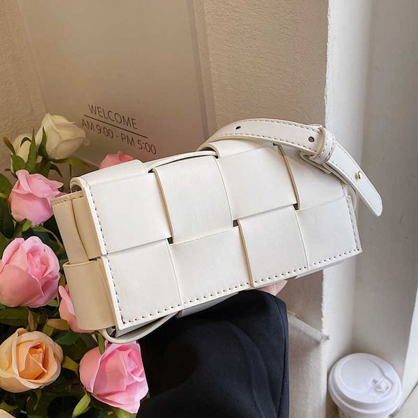handbags designer bottess ladies venetas new woven 2022 fashion simple women's crossbody chest mobile have a logo
handbags designer bottess ladies venetas new woven 2022 fashion simple women's crossbody chest mobile have a logo