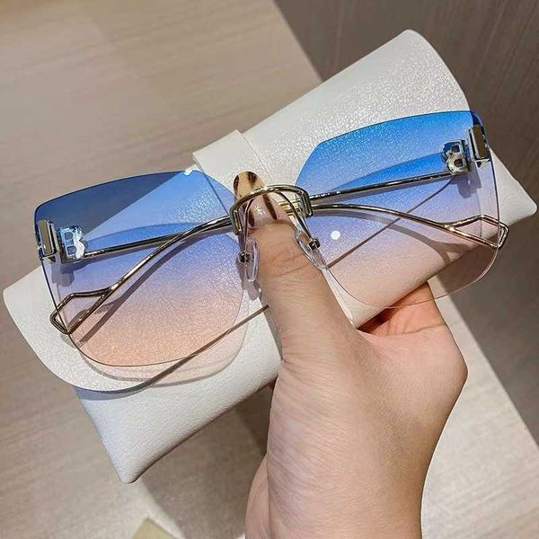 sunglasses outdoor mirror 2022 new style b family frame cut edge sunglasses women's fashion net red metal large gradual color, White;black
sunglasses outdoor mirror 2022 new style b family frame cut edge sunglasses women's fashion net red metal large gradual color, White;black