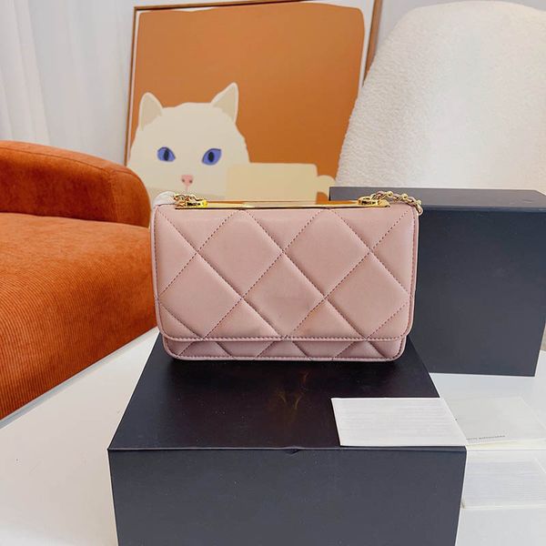 metal lettering chrome plated luxury designer shoulder bag diamond lattice leather quiet mini versatile cross body vintage handbags dinner w
metal lettering chrome plated luxury designer shoulder bag diamond lattice leather quiet mini versatile cross body vintage handbags dinner w