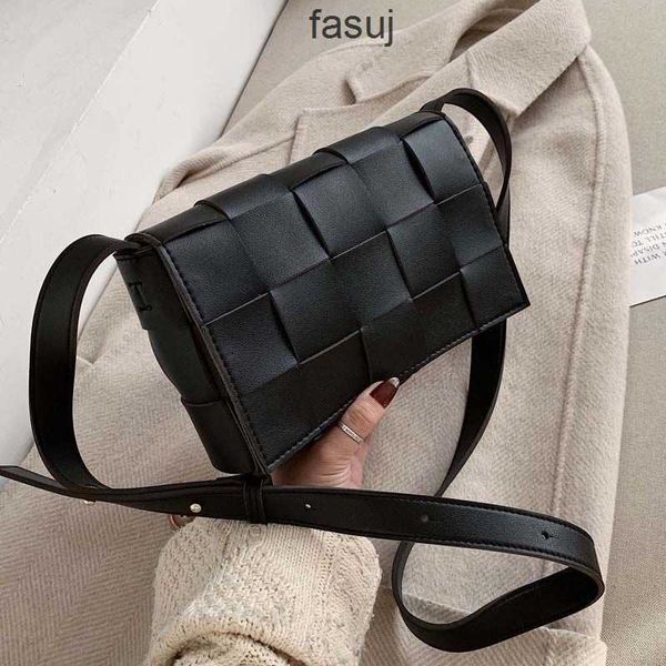 fashion ladies bottess bags venetas western korean small women's woven versatile shoulder 2022 new high-grade winter messenger
fashion ladies bottess bags venetas western korean small women's woven versatile shoulder 2022 new high-grade winter messenger