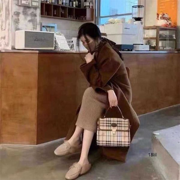 designer burbrerys leather handbags 2022 spring fashion versatile war horse lattice postman bag
designer burbrerys leather handbags 2022 spring fashion versatile war horse lattice postman bag