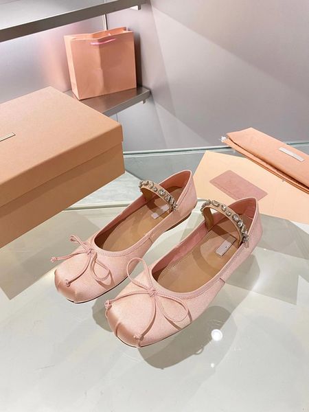 miu drill 2022 satin band ballet shoes bow women new diamond word buckle female mary jane shoe ladies flat bottom bandage shoes 34-41 a3vm, Black
miu drill 2022 satin band ballet shoes bow women new diamond word buckle female mary jane shoe ladies flat bottom bandage shoes 34-41 a3vm, Black
