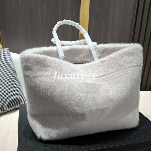 designer shoulder bag faux fur hobos candy color women handbags ladies underarm bags winter axillary plush female furry mini totes
designer shoulder bag faux fur hobos candy color women handbags ladies underarm bags winter axillary plush female furry mini totes